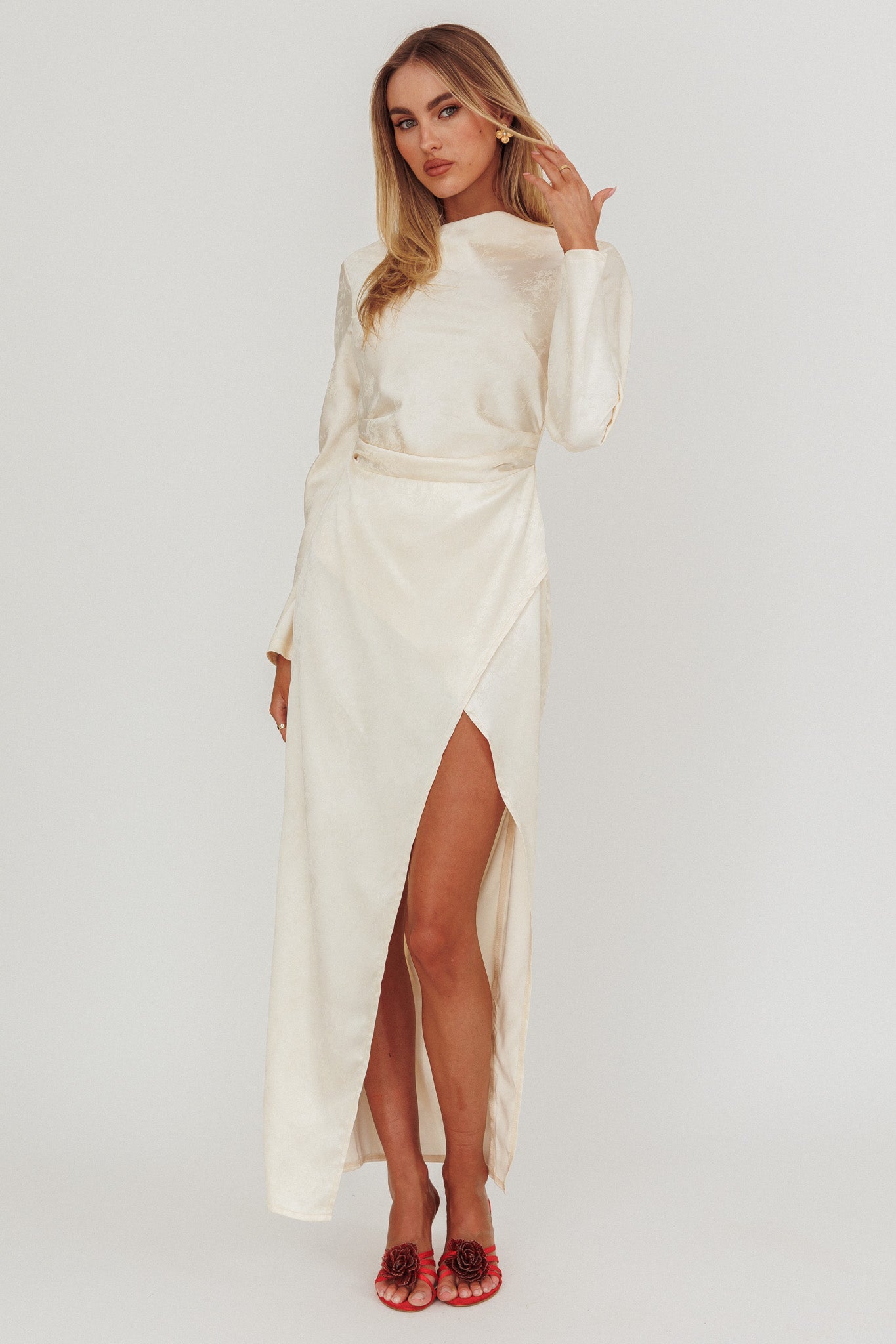 Long sleeve cowl back dress deals